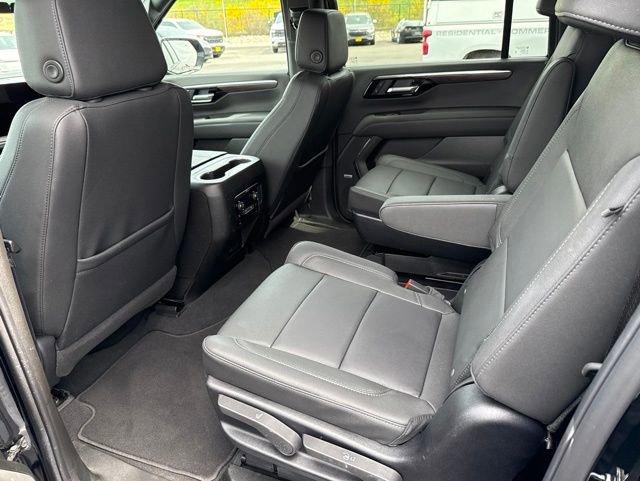 Used 2026 Chevrolet Suburban Z71 w/ Comfort Package AWD/4WD image 8