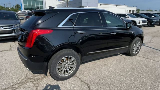 Used 2018 Cadillac XT5 Luxury w/ Driver Awareness Package FWD image 2