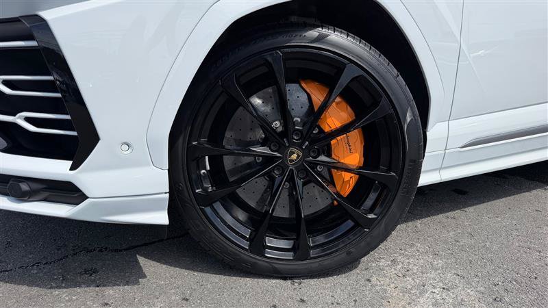 Used 2020 Lamborghini Urus AWD/4WD image 17