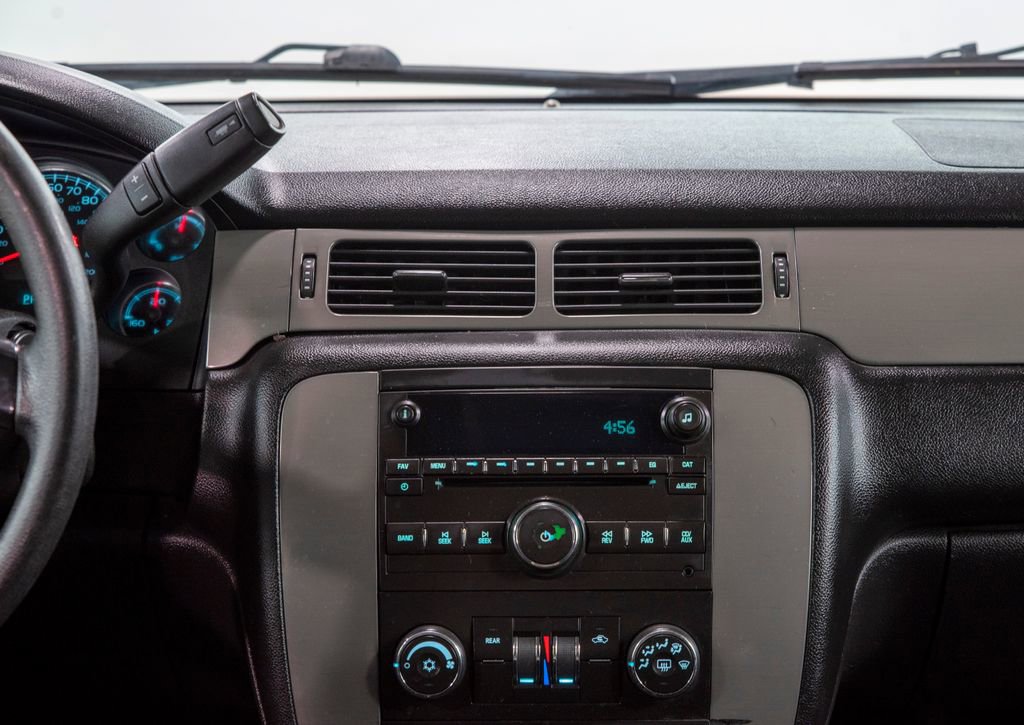 Used 2013 Chevrolet Tahoe 4WD image 24