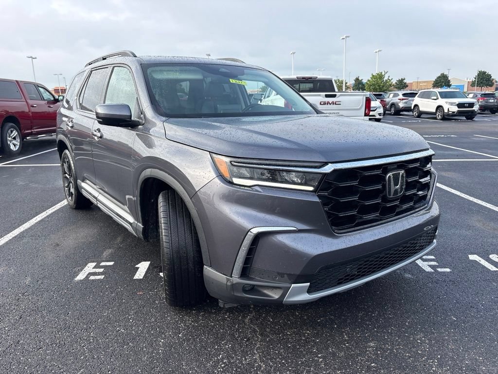 Used 2025 Honda Pilot Touring image 15