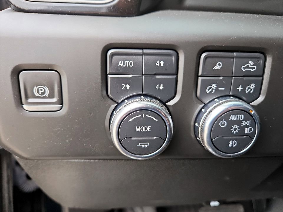 Used 2024 GMC Sierra 2500 AT4 w/ AT4 Premium Plus Package image 24