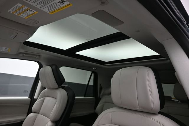 Certified 2025 Lincoln Navigator Reserve AWD/4WD image 21
