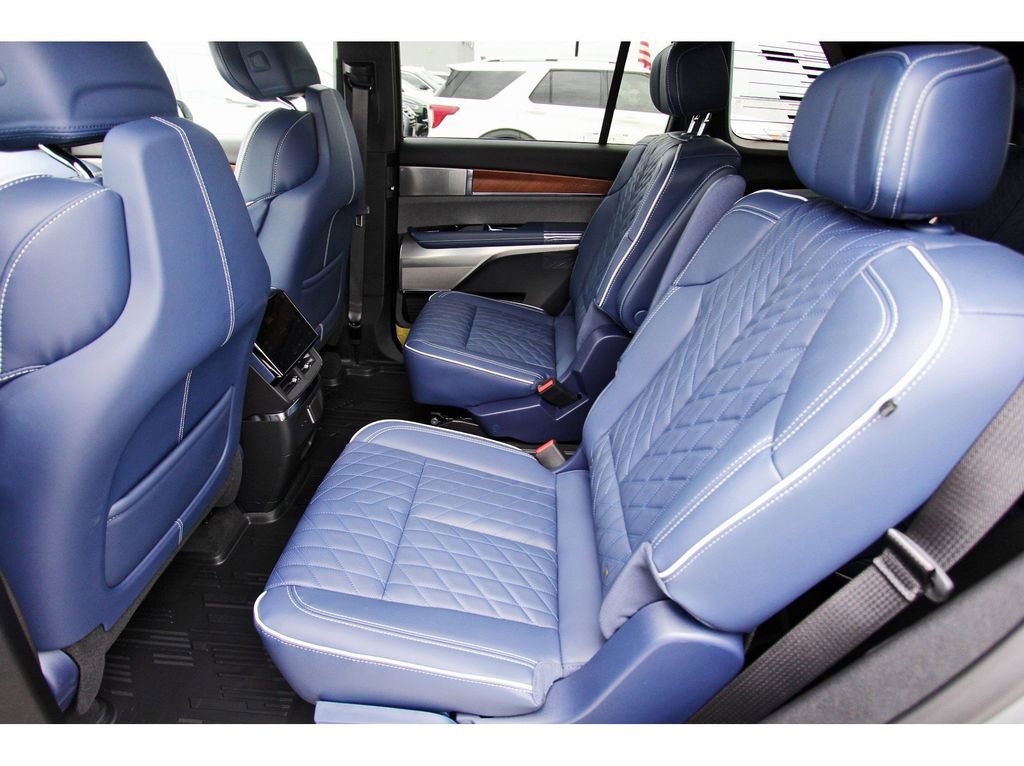 New 2026 Cadillac Vistiq Premium Luxury image 7