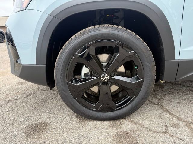 New 2026 Volkswagen Taos SE image 10