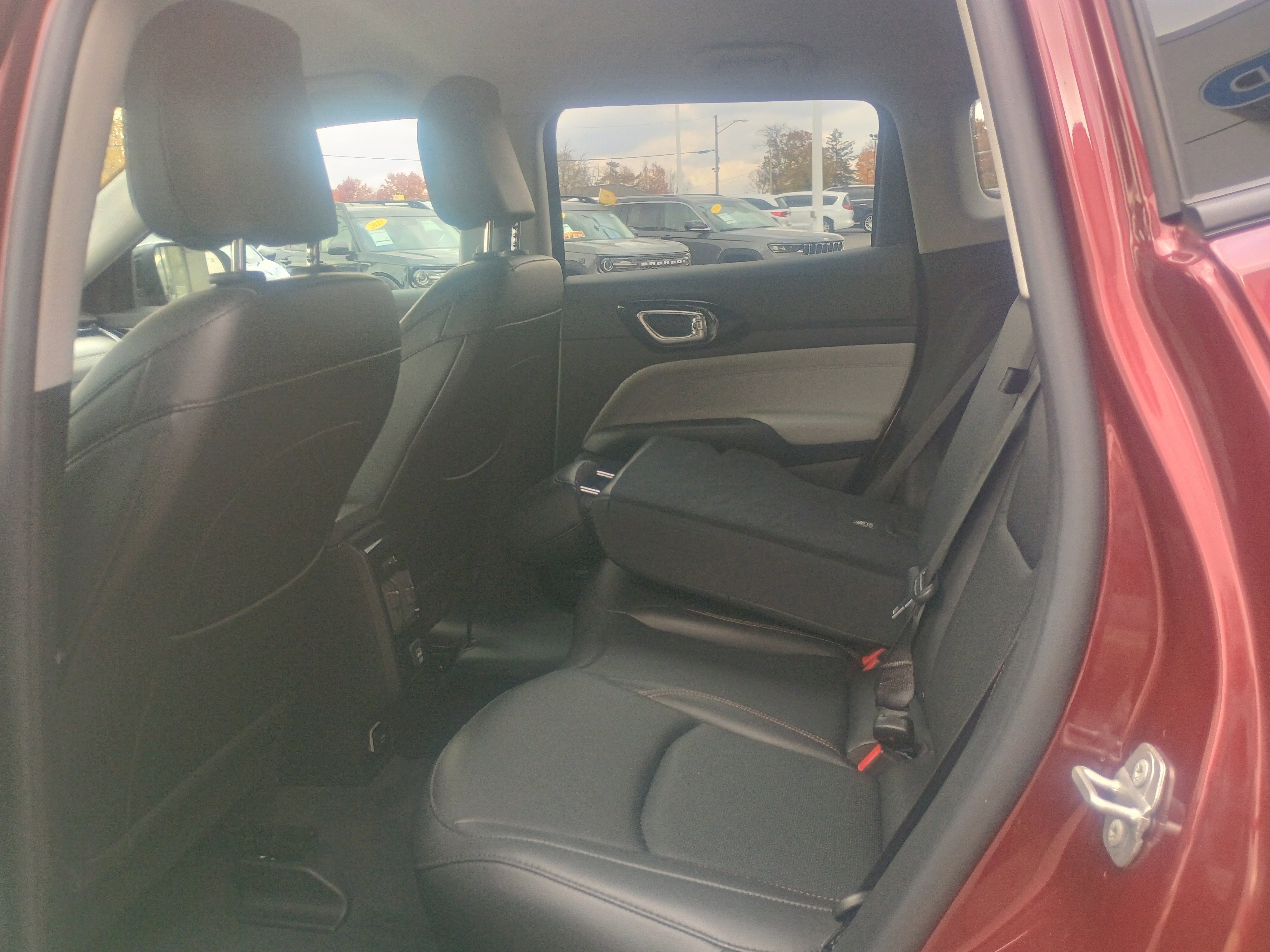 Used 2022 Jeep Compass Limited image 17