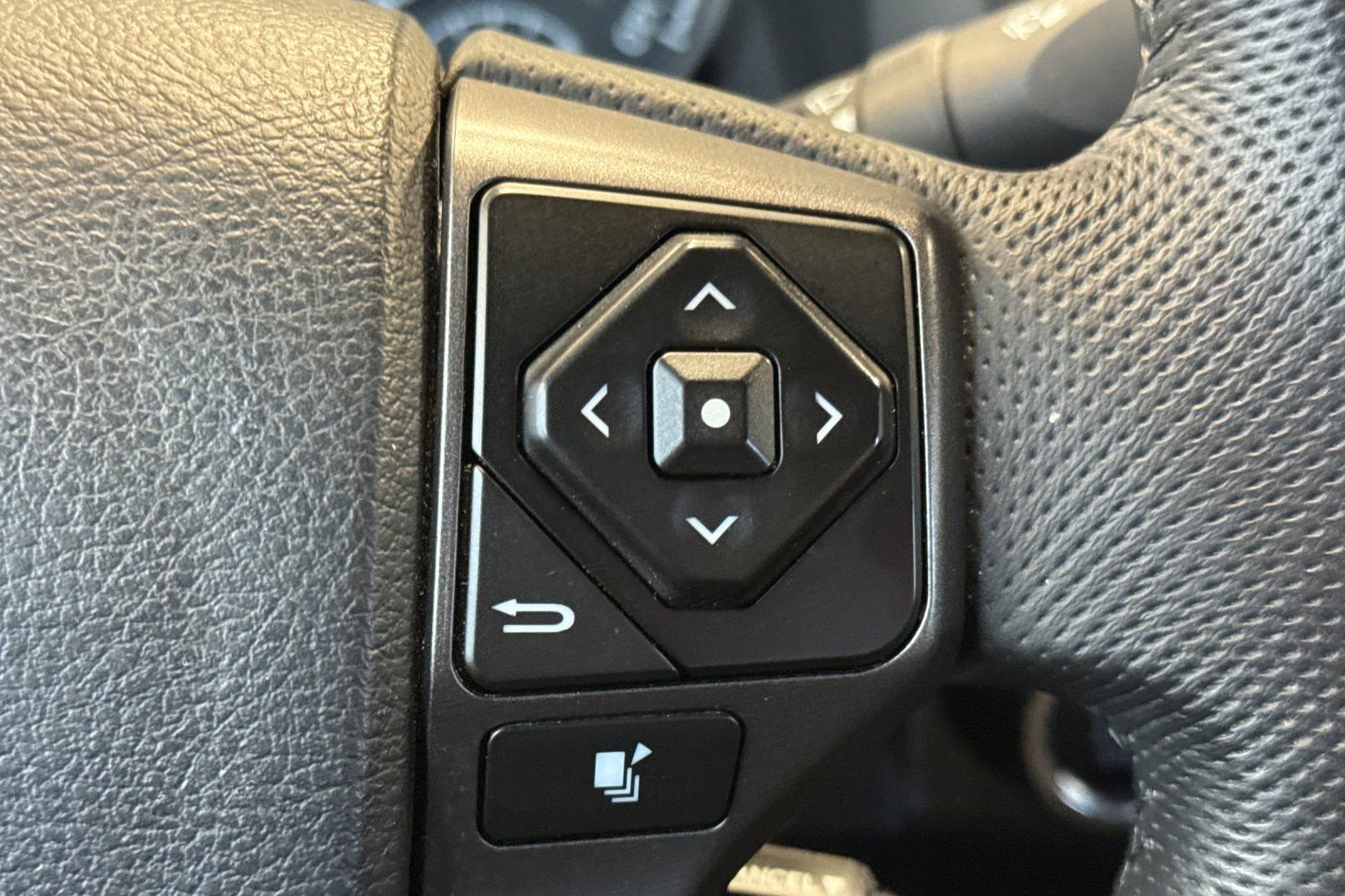 Used 2023 Toyota Tacoma TRD Sport w/ Black Out Package (TMS) AWD/4WD image 31