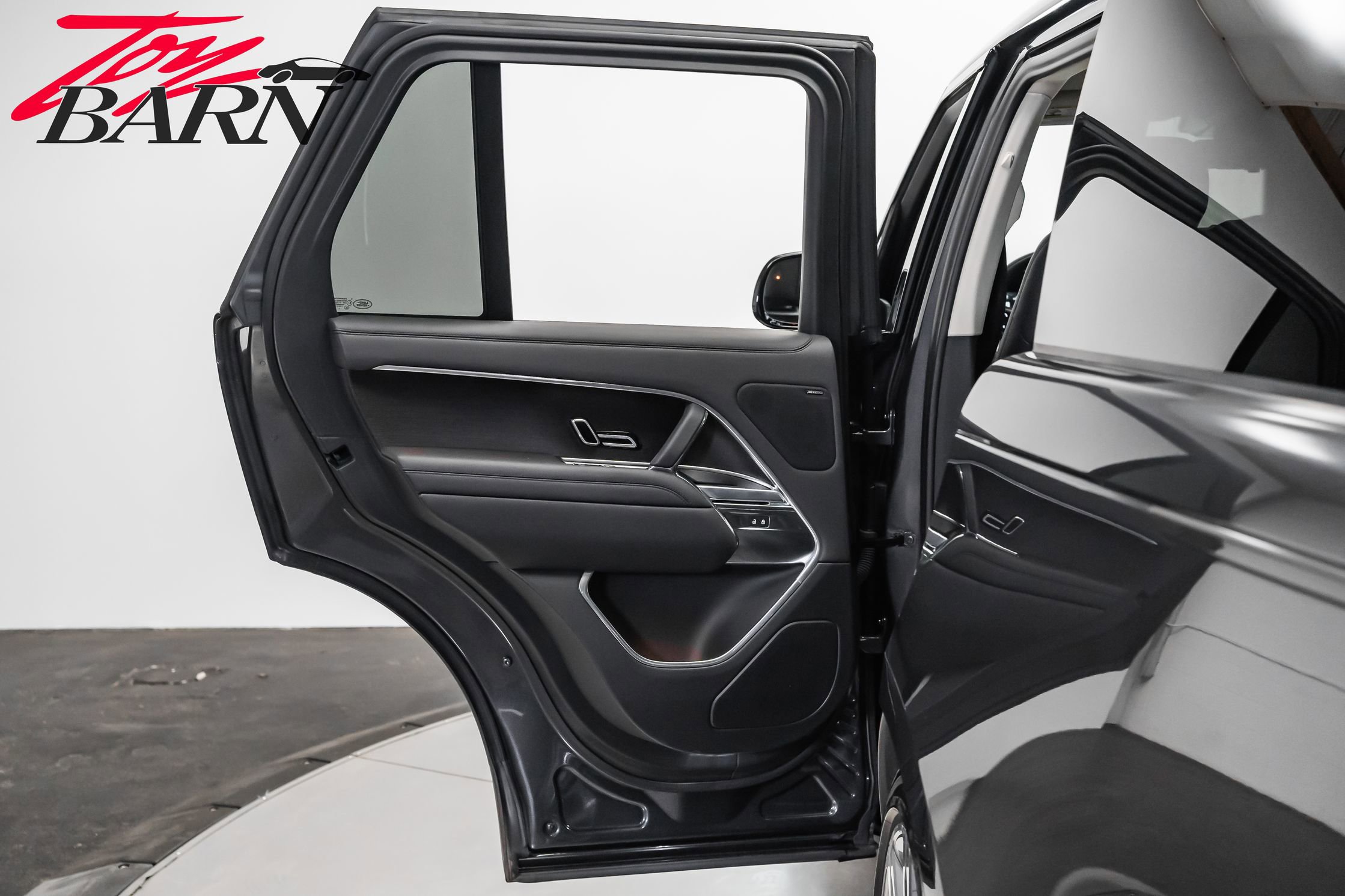 Used 2024 Land Rover Range Rover SE image 37