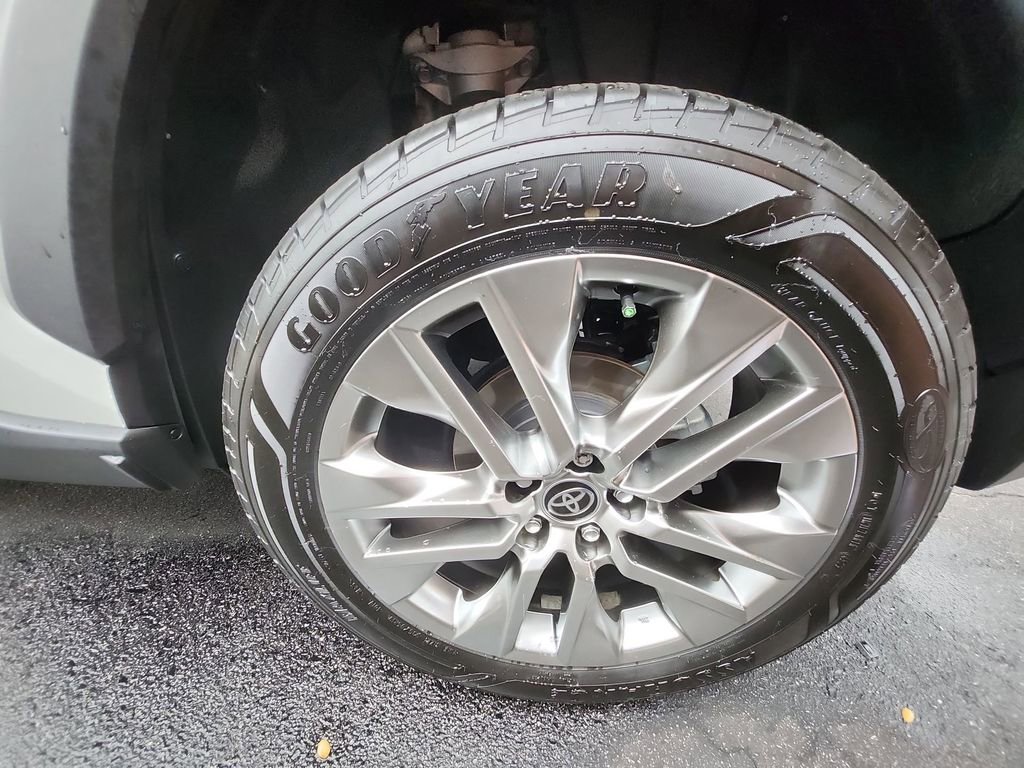 Used 2021 Toyota RAV4 Limited image 37