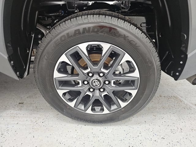 Used 2026 Toyota Tundra Limited AWD/4WD image 10
