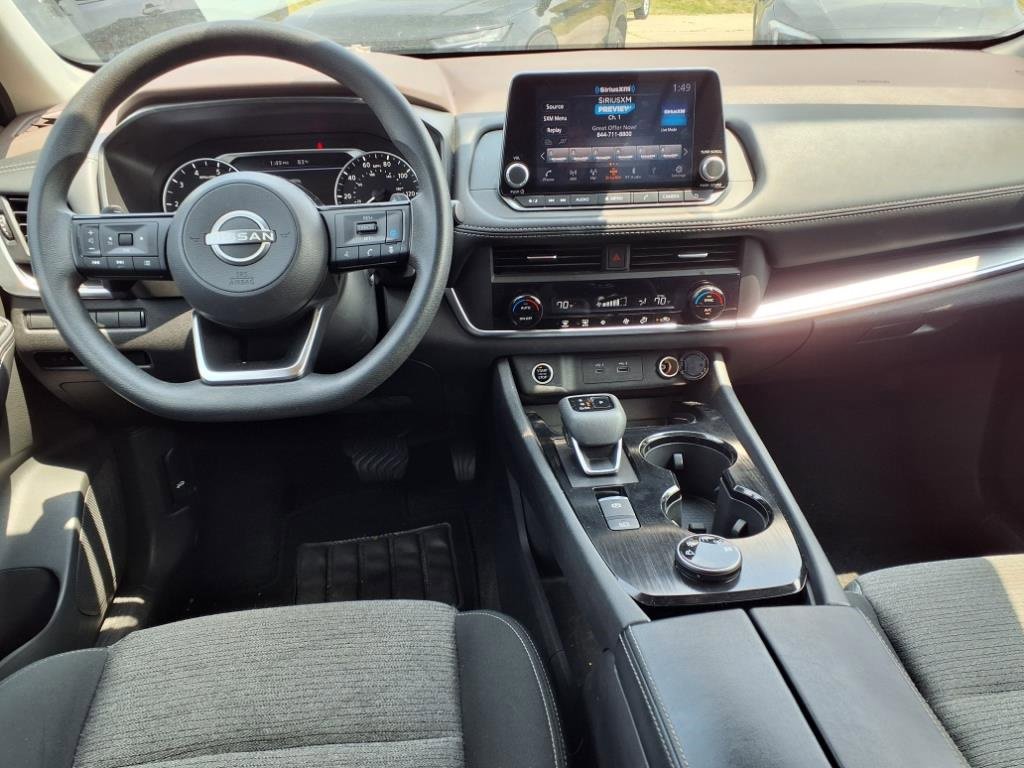 Used 2023 Nissan Rogue SV image 9