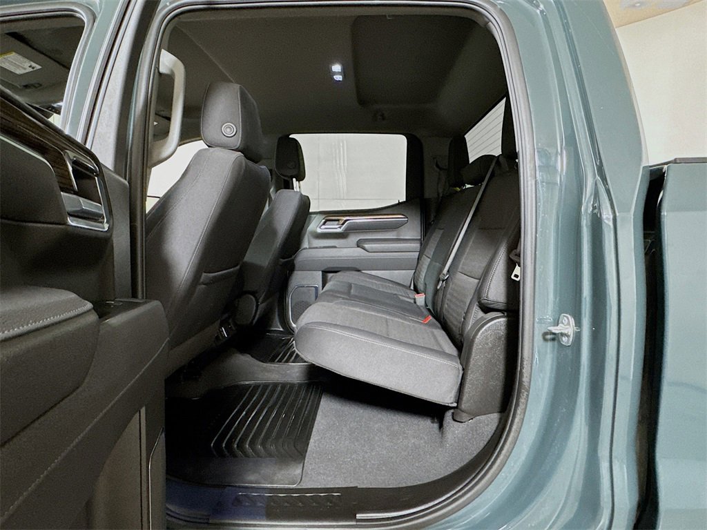 Used 2025 Chevrolet Silverado 1500 LT image 22