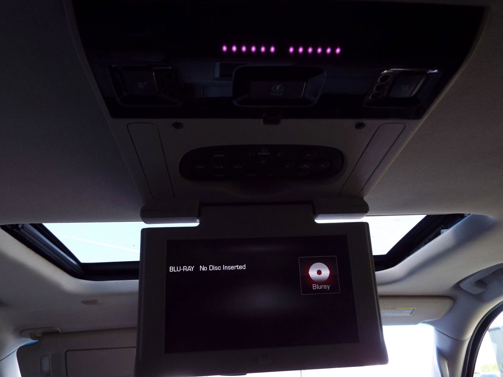 Used 2015 GMC Yukon XL Denali w/ Touring Package RWD image 34