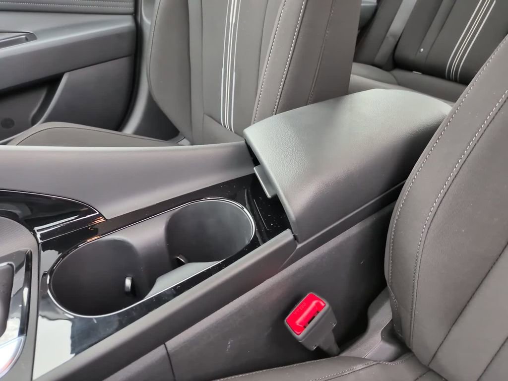 Certified 2025 Hyundai Elantra SEL image 22