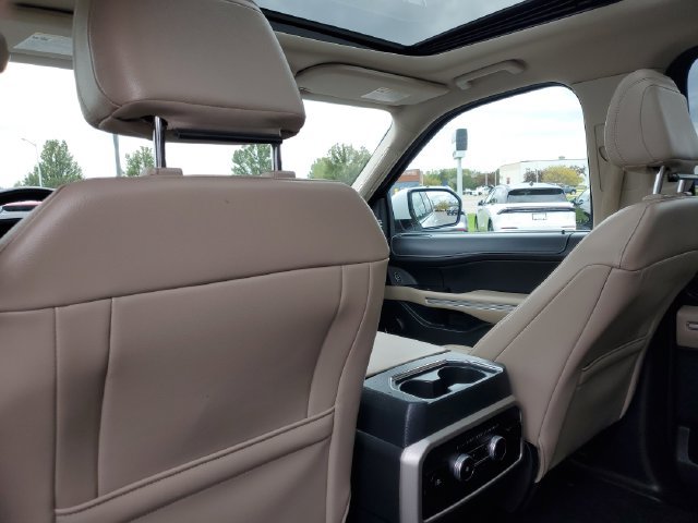 Used 2024 Ford Expedition Limited AWD/4WD image 34