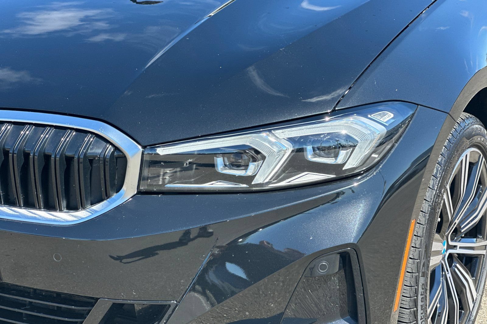 Used 2025 BMW 330i xDrive Sedan AWD/4WD image 51