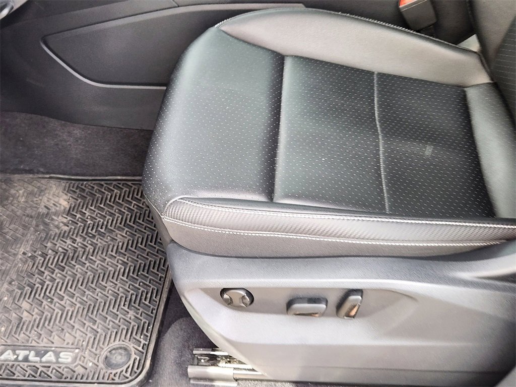 Used 2023 Volkswagen Atlas Cross Sport SE w/ Black Wheel Package image 8