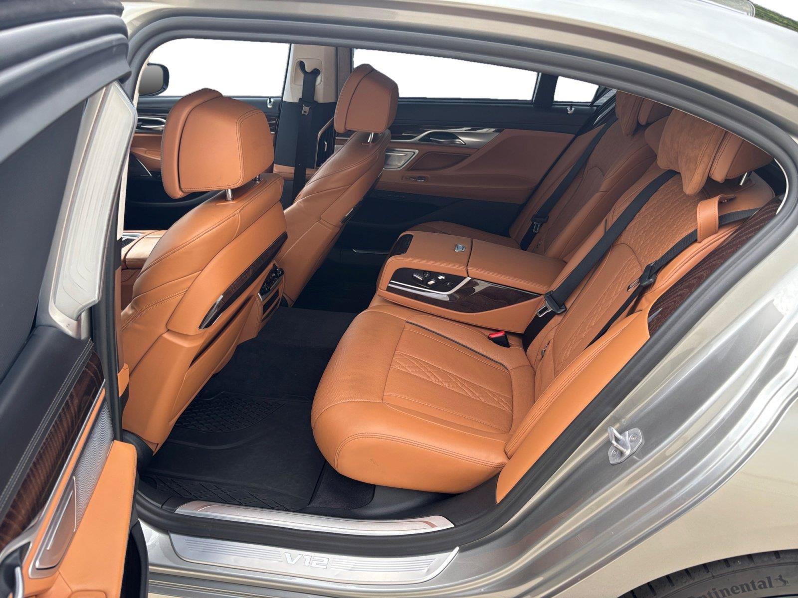 Used 2020 BMW M760i xDrive AWD/4WD image 23