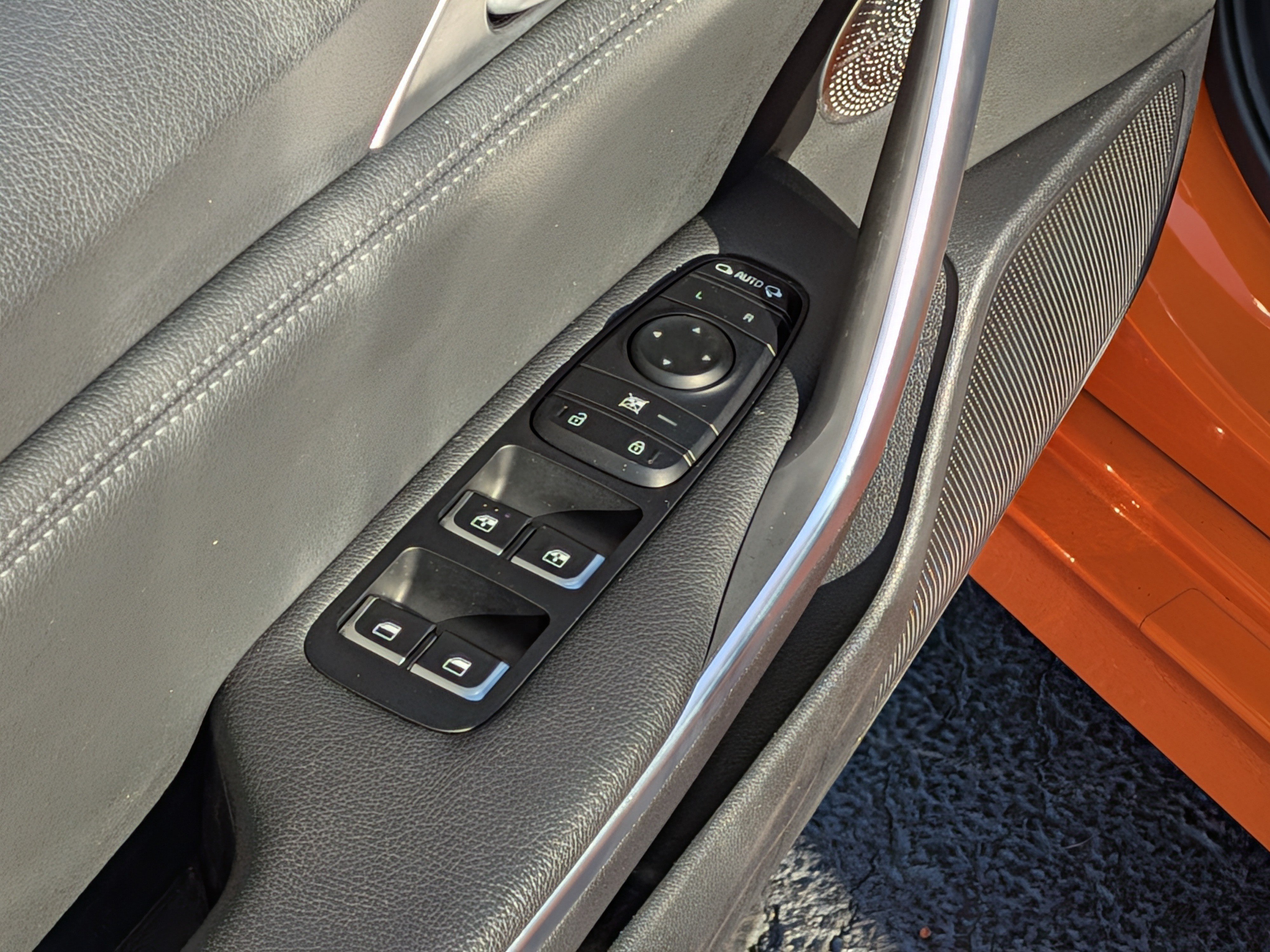 Used 2019 Kia Stinger GTS AWD/4WD image 16