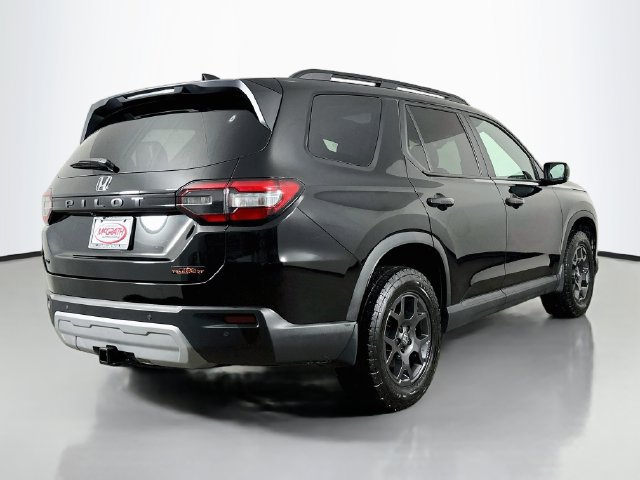 Certified 2024 Honda Pilot TrailSport image 21