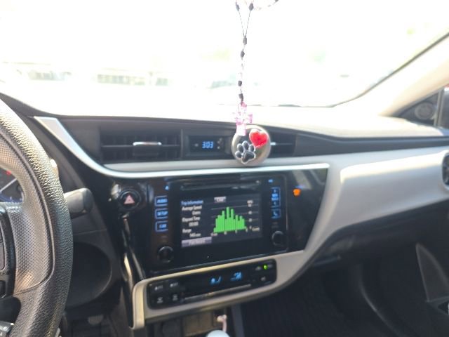 Used 2018 Toyota Corolla LE FWD image 8