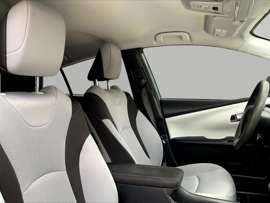 Used 2021 Toyota Prius LE AWD/4WD image 27