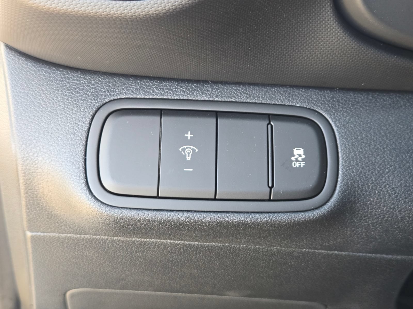 New 2026 Hyundai Venue SE FWD image 15