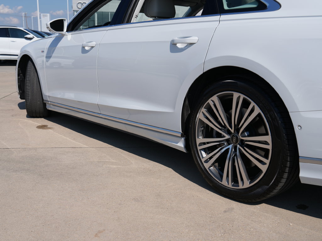Used 2024 Audi A8 L 3.0T AWD/4WD image 12