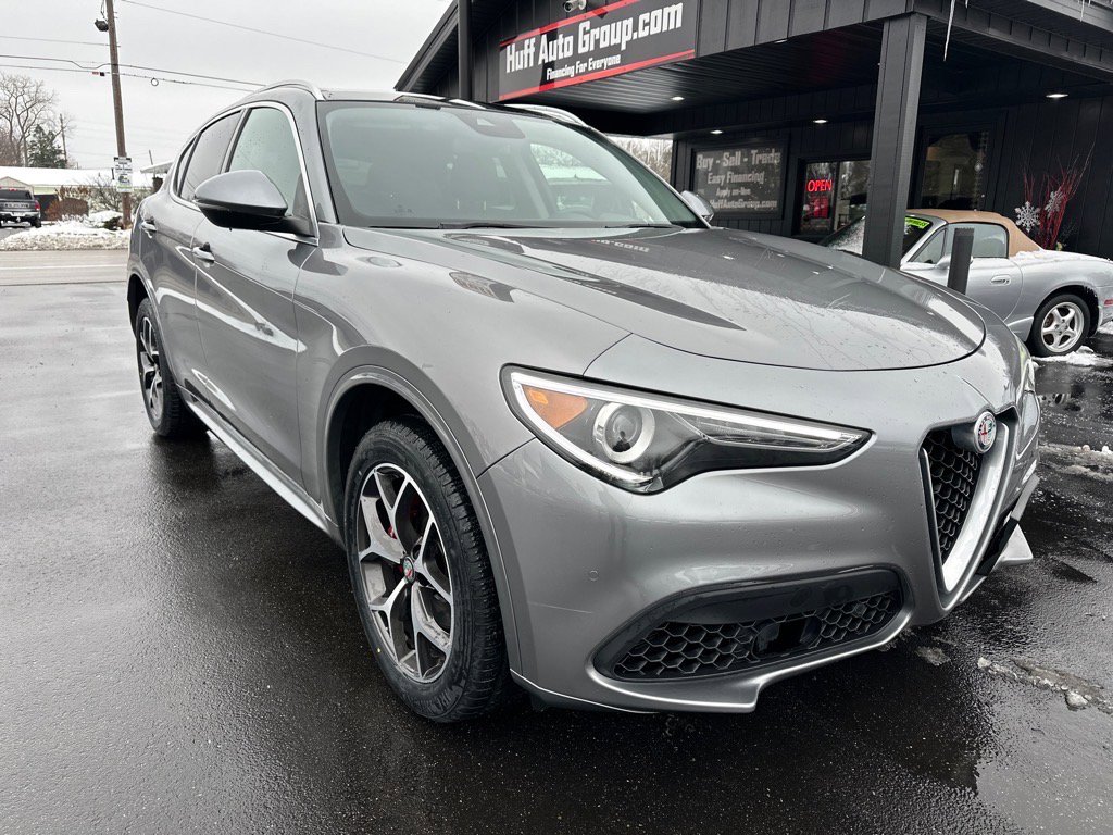 Used 2021 Alfa Romeo Stelvio Ti image 2