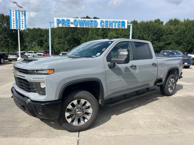 Used 2025 Chevrolet Silverado 2500 Custom w/ Custom Value Package AWD/4WD image 2