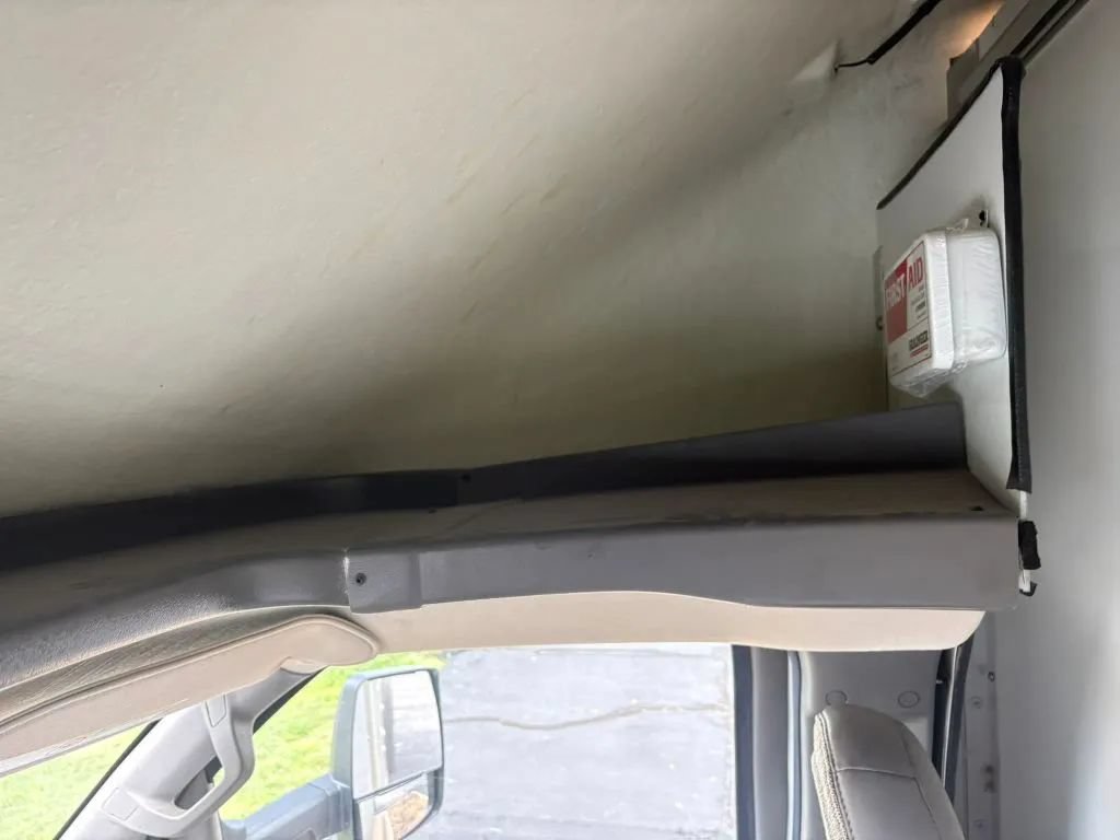 Used 2022 Chevrolet Express 4500 w/ Power Convenience Package RWD image 25