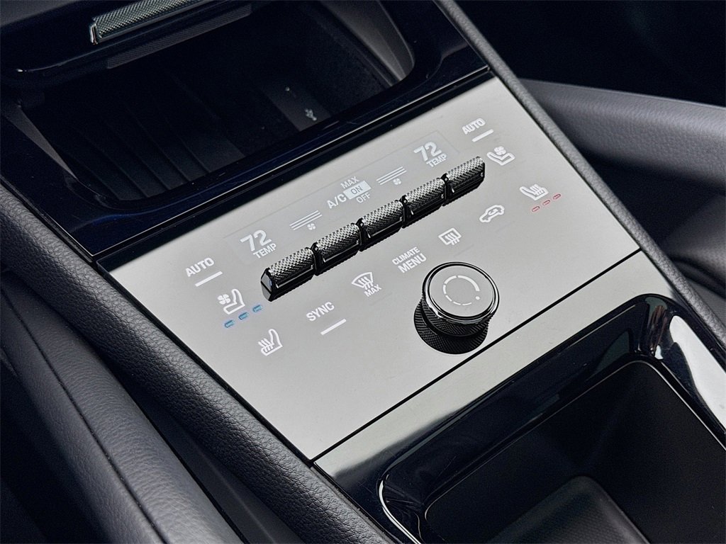 Certified 2025 Porsche Cayenne Coupe image 22