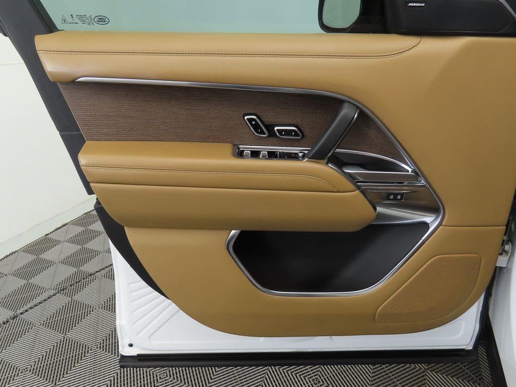 Certified 2023 Land Rover Range Rover SE image 24
