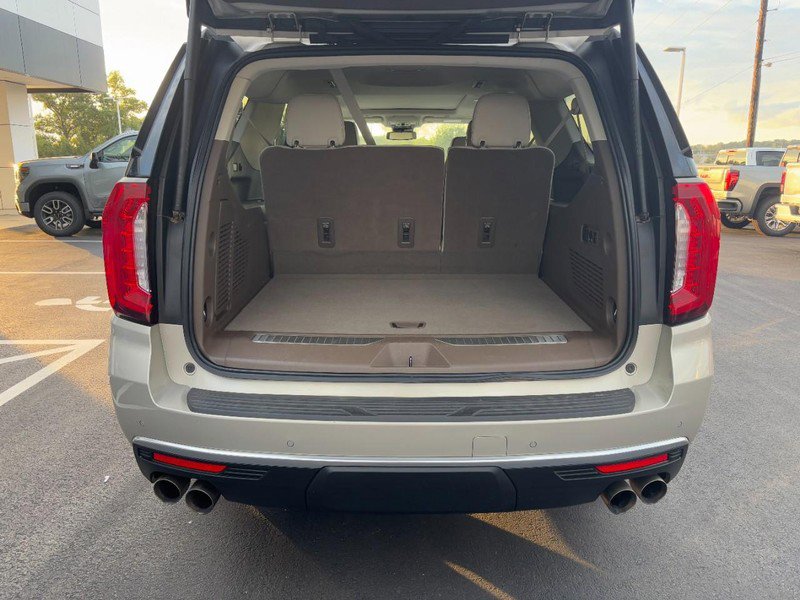 Used 2023 GMC Yukon XL Denali w/ Max Trailering Package image 5