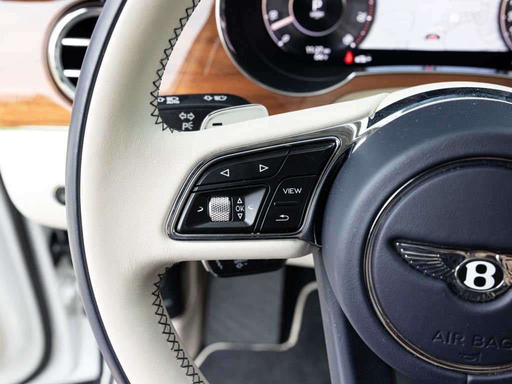 Used 2024 Bentley Bentayga image 39