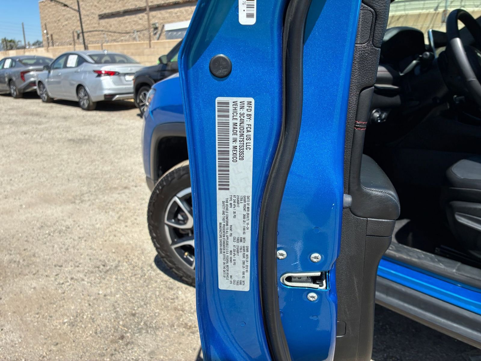 Used 2025 Jeep Compass Trailhawk AWD/4WD image 28