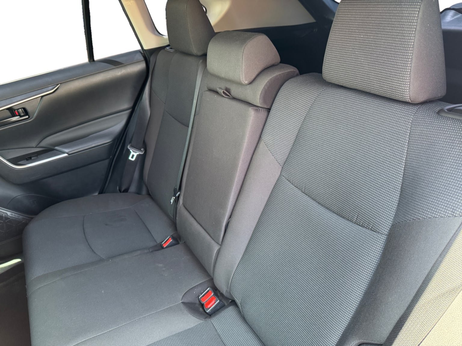 Used 2021 Toyota RAV4 LE w/ Carpet Mat Package (TMS) FWD image 16