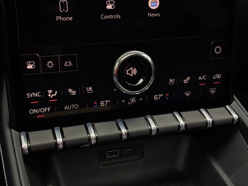 New 2026 GMC Terrain Denali w/ LPO, Floor Liner Package image 31