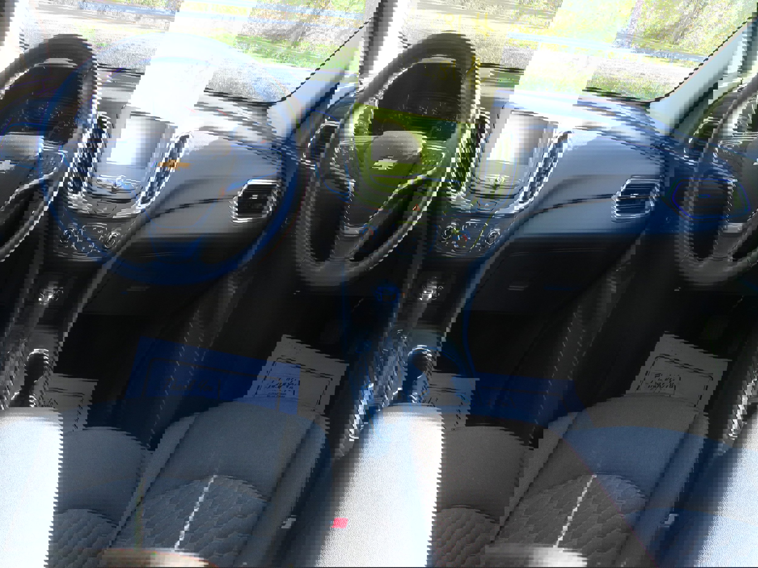 Used 2018 Chevrolet Equinox LT image 8