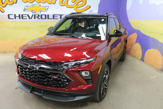 Used 2025 Chevrolet TrailBlazer RS w/ Convenience Package AWD/4WD image 4