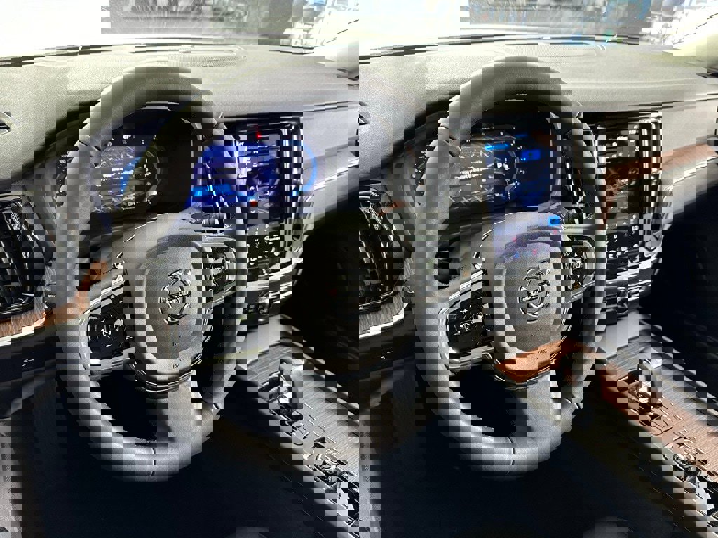 New 2024 Volvo S60 B5 Core w/ Climate Package image 10