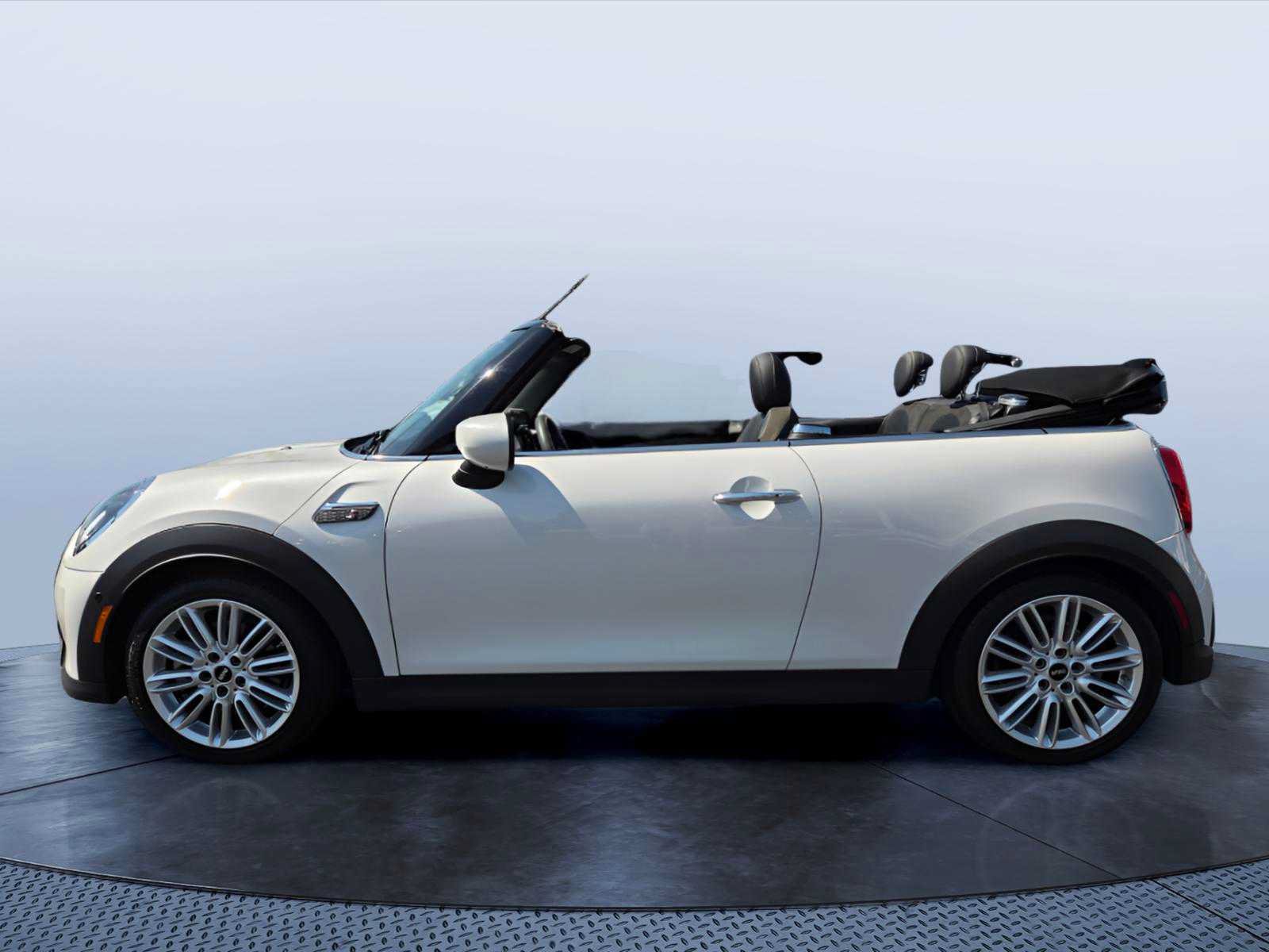 Used 2024 MINI Cooper S FWD image 3