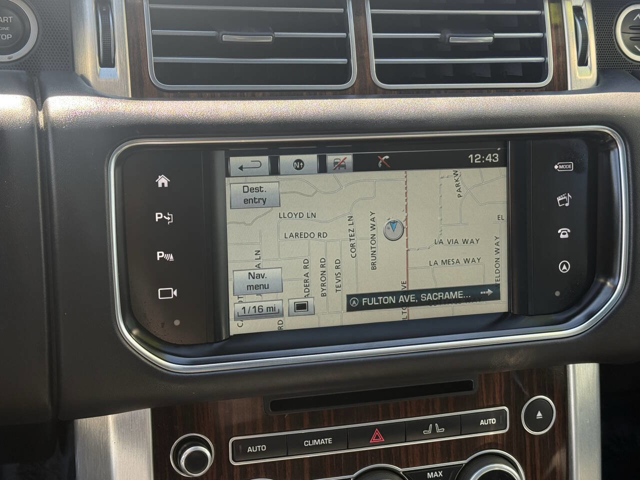 Used 2016 Land Rover Range Rover Supercharged image 13