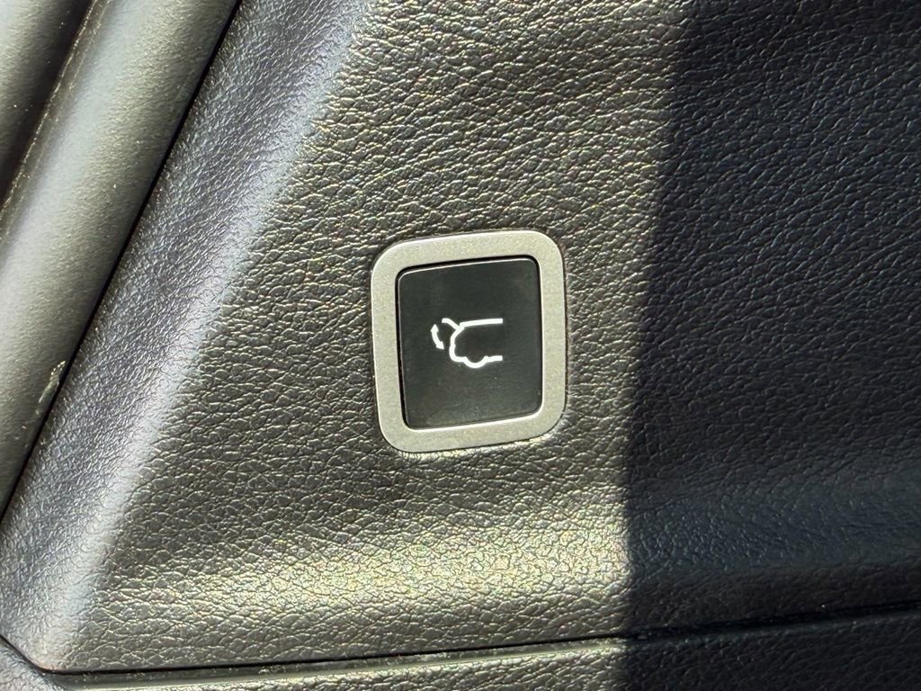 Used 2020 Chrysler Pacifica Limited image 41