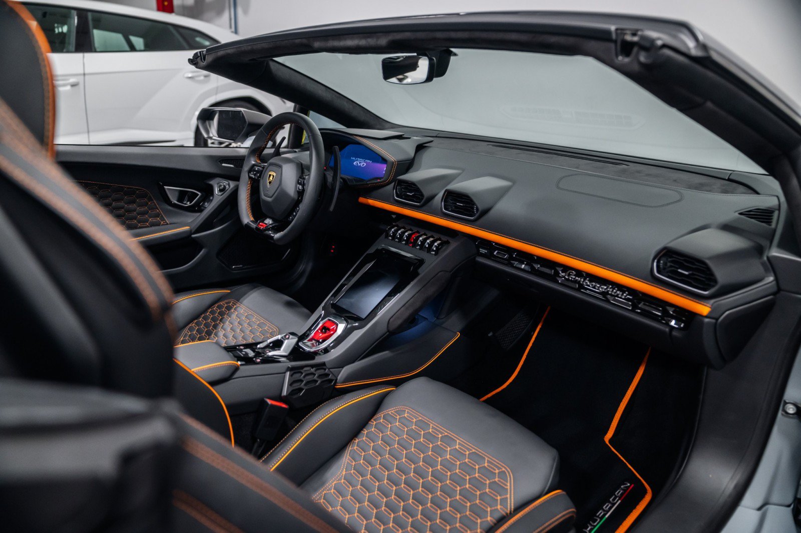 Used 2024 Lamborghini Huracan EVO AWD/4WD image 13