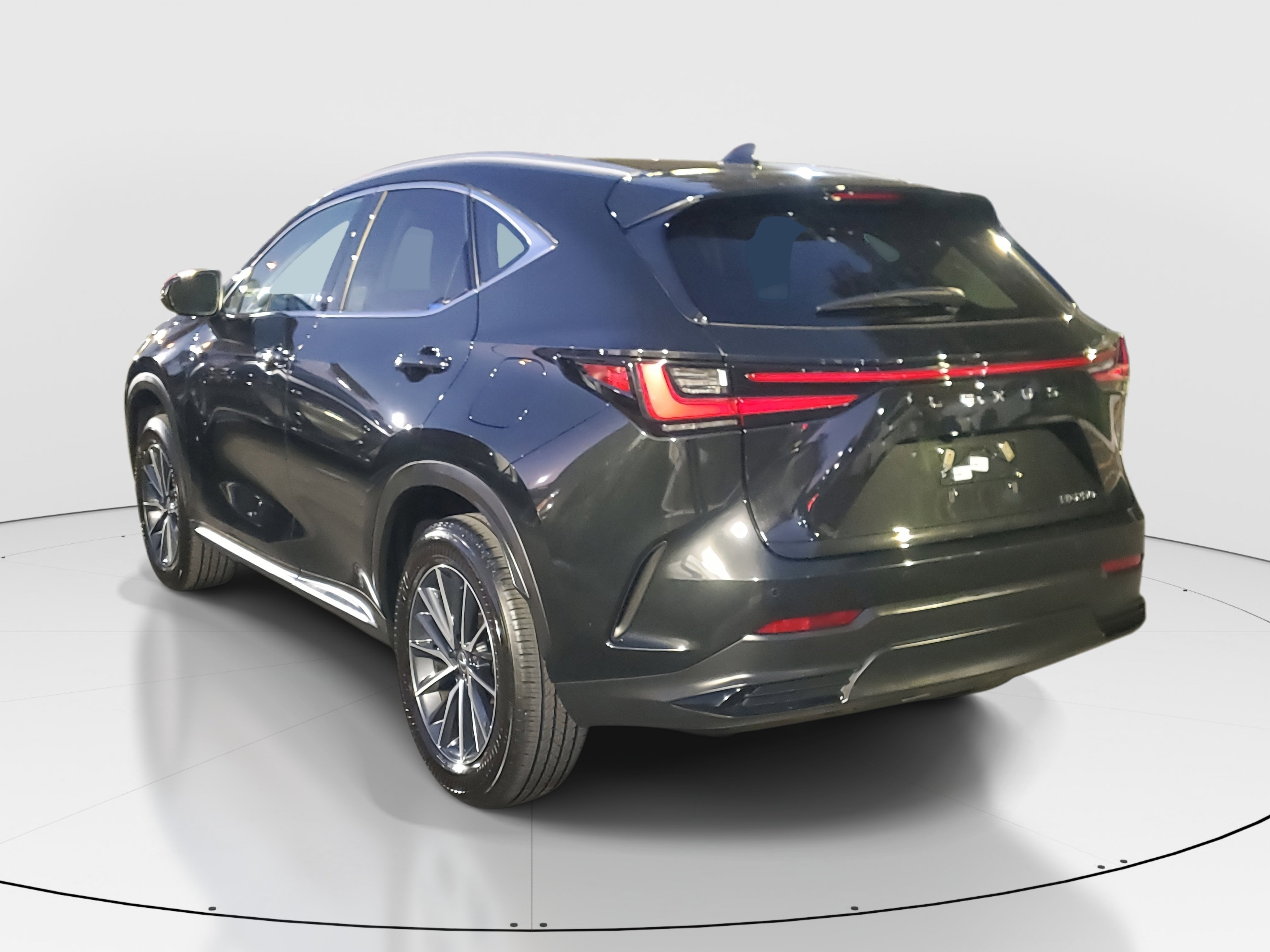 Certified 2025 Lexus NX 250 FWD w/ Premium Package image 5