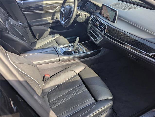 Used 2019 BMW 750i w/ Executive Package image 19