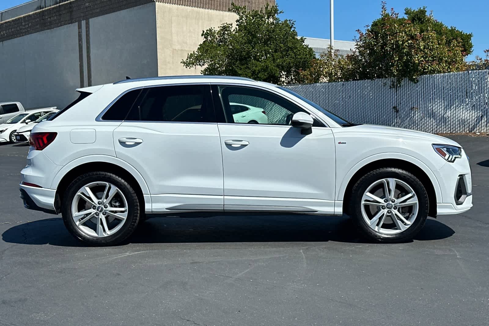 Used 2020 Audi Q3 2.0T Premium Plus w/ Premium Plus Package AWD/4WD image 6