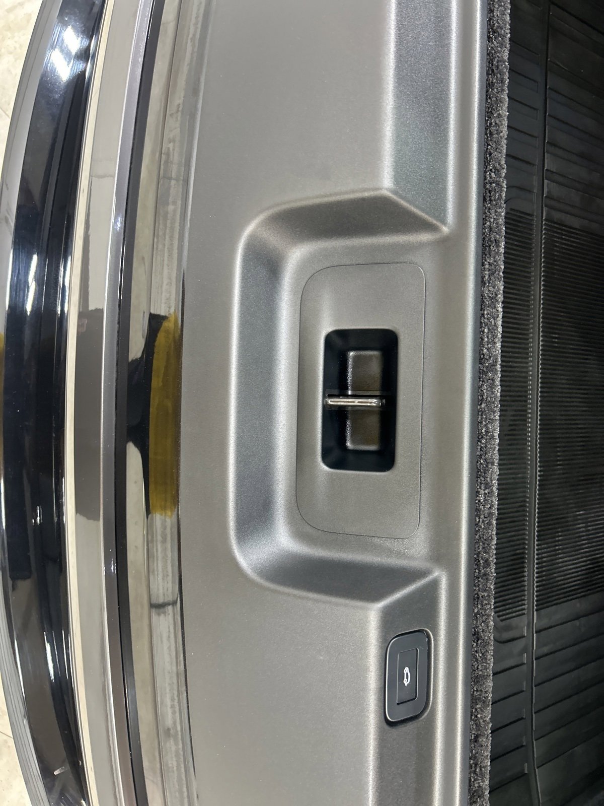 Used 2025 Land Rover Range Rover SE image 20