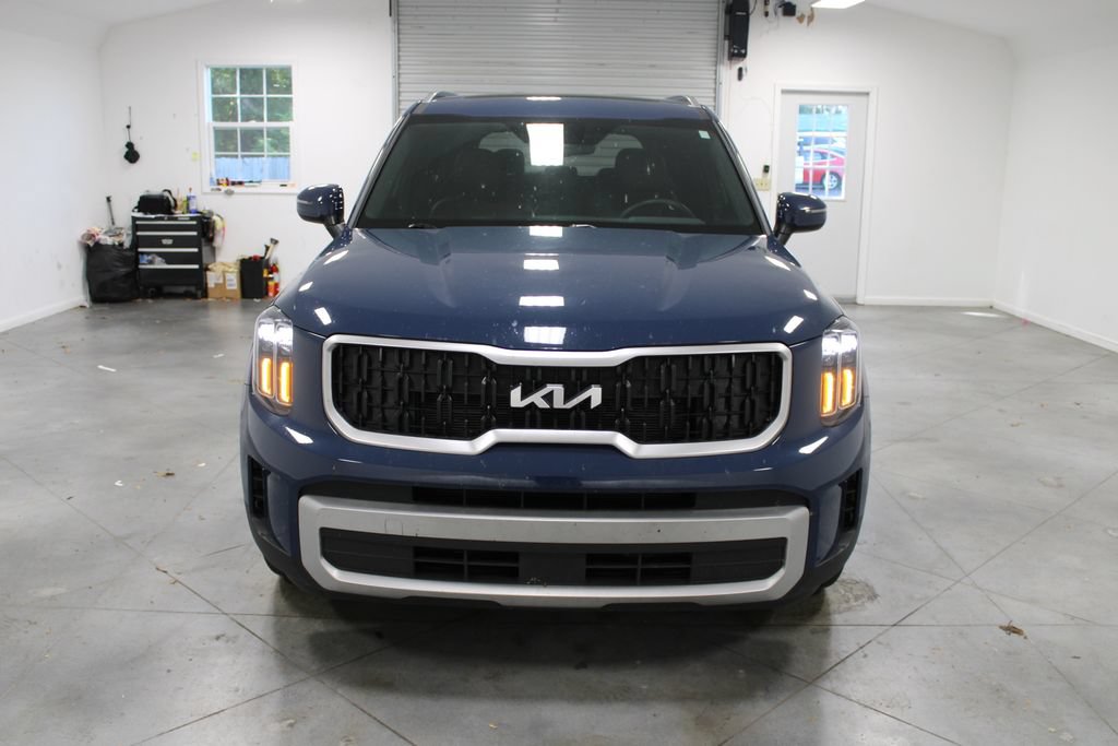 Used 2024 Kia Telluride EX FWD image 3